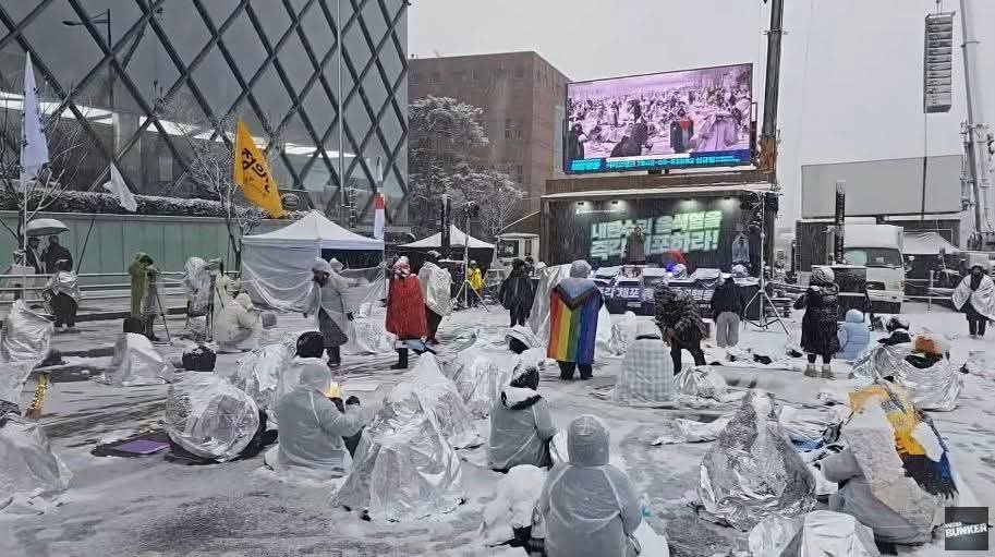 labordream's tweet image. 이 사람들에게 평생 빚졌습니다. 눈물납니다. ㅠㅠ
(사진은 여기저기에서 모았습니다.)