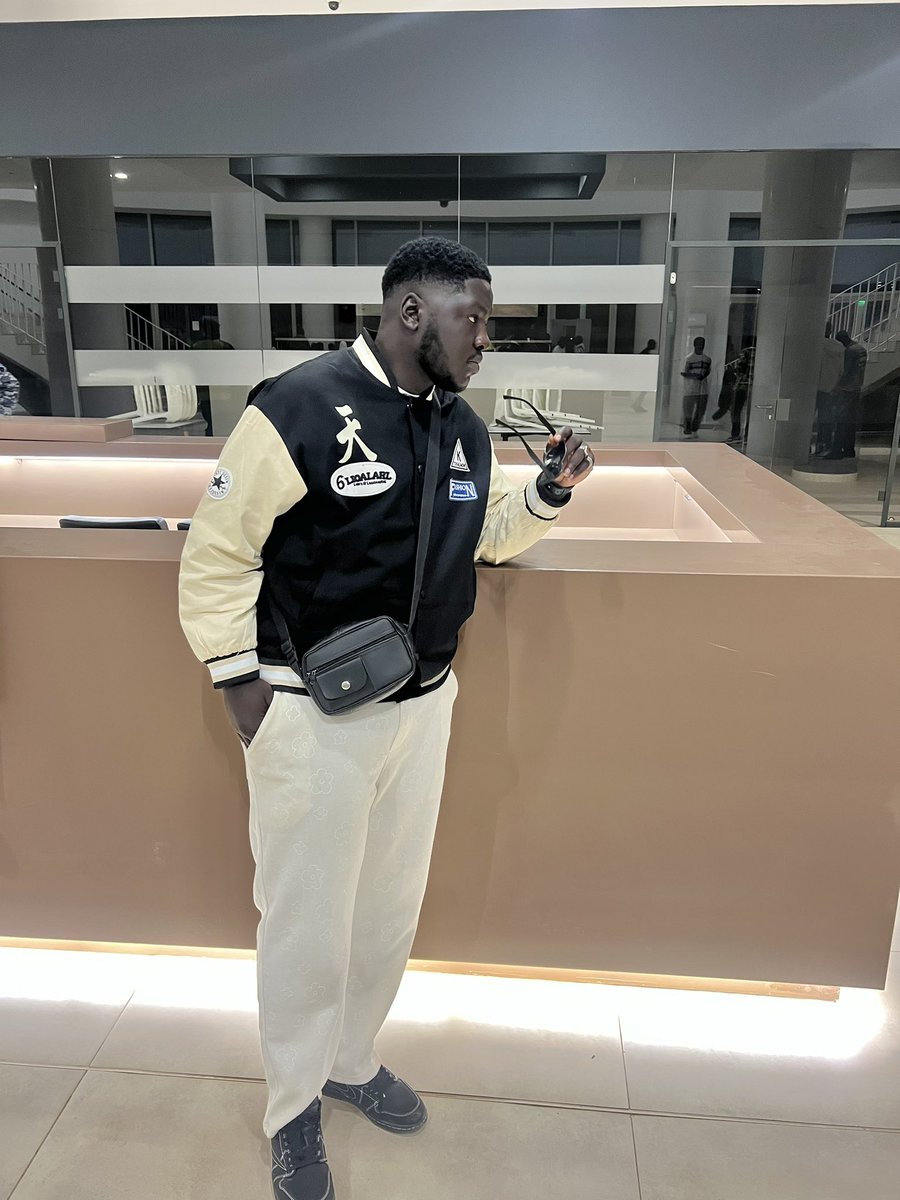 moustaph_s's tweet photo. Tass match capitaine wowéma Lionnel Fat 🙌🏿🐐

@FcMieze 
@omzodollarPMC https://t.co/kqeWHpBMbT