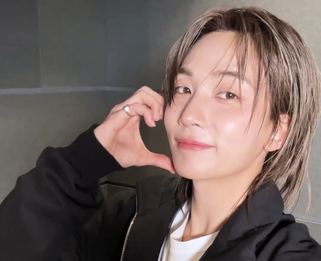 wonubliss's tweet photo. jeonghan for january birthday greetings 🥹 https://t.co/R4TF2DW1IC