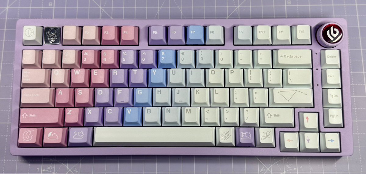 KitteasSpace's tweet photo. Finally done! Works smoothly and is way quieter than my last oneπ₯°
β’ Leobog Hi75 from @EpomakerK
β’ ePBT Dreamscape Keycaps from @ashkeebs
β’ Dreamscape cable and desk mat
β’ #KitteasSpace #KitteasCosmos β£
#keyboardbuild #keyboards #keyboard #desksetup #workspace #setup #gear https://t.co/BCVPi0p7j2