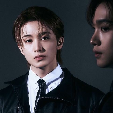 mhissaturnus's tweet image. markhyuck au 

seorang pria cantik yang baru saja lulus dari kuliahnya langsung melamar pekerjaan disebuah tempat rumah besar yang faktanya mantan mafia.

cw : mpreg, obsesi, kekerasan🔞
- aku by planetindy