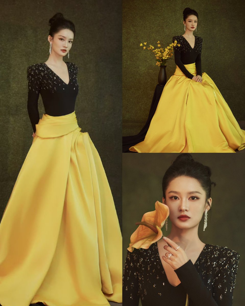 csu_twit's tweet photo. LOOK: The Chinese Stars looked gorgeous in their first and second looks at the Tencent Video All Star Night 2024 last night. ✨🩷 https://t.co/Gc1dwc1n04