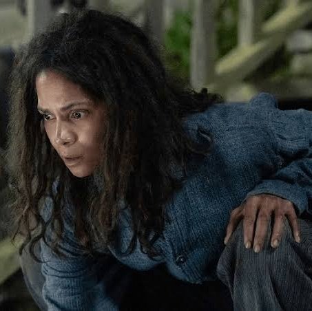 truecavill's tweet image. Filme: Never Let Go
Diretor: Alexandre Aja
Lançamento: 2024
Nota: ⭐️⭐️⭐️✨️
📝: Dei 3,5 pq acho que ficou coisas em aberto. Esperava um final mais fechado hoje. Mas eu gostei muito pq o filme deixa a gente em dúvida a todo momento. Sobrenatural ou não? Gostei muito.