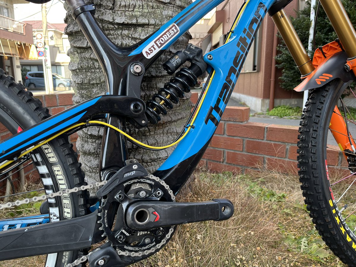 astbikes's tweet photo. 😍USED BIKE SALE😍#ダウンヒル #マウンテンバイク #transition #tr11 27,5#カーボン #fox #factory40 #magura #mt5 #sram #xo1 #dtswiss #kuwahara #mrp #deity #maxxis #highroller2 #wtb #tubeless ズバリ¥330000(税込)※cash price ショッピングクレジット応相談🙇♀️1台のみ#astbikes #astforest https://t.co/u6XRFy0a79