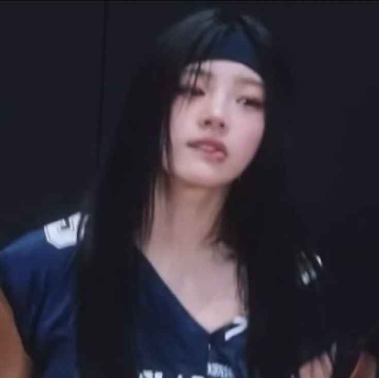 kangcatnipz's tweet image. thinking about how insane she is