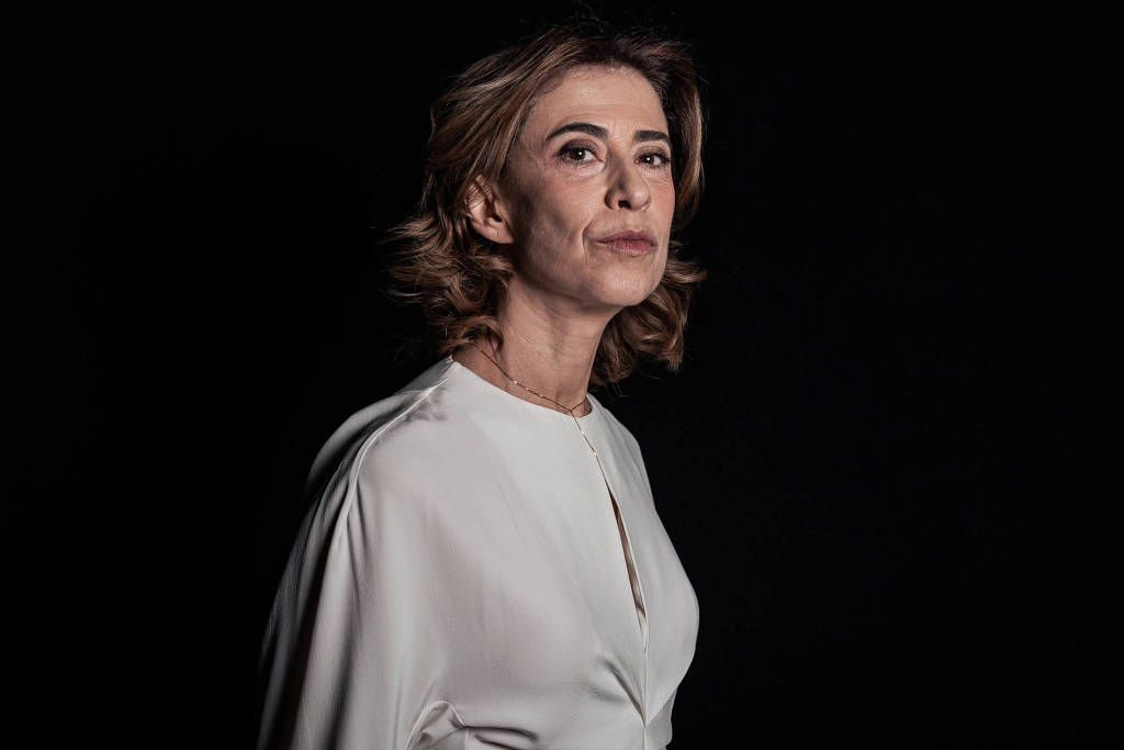 RedeCCom's tweet image. Rede Comunitária de Comunicação: Celebrei a indicação ao Globo de Ouro, mas as chances são nulas, diz Fernanda Torres
Às vésperas do prêmio, atriz diz que vai ao evento pela indicação, mas teme páreo com nomes como Nicole Kidman redeccom.blogspot.com/2025/01/blog-p…