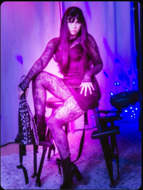 Check out my friend's link she's offering free trials 😊

beacons.ai/blazedbratt69