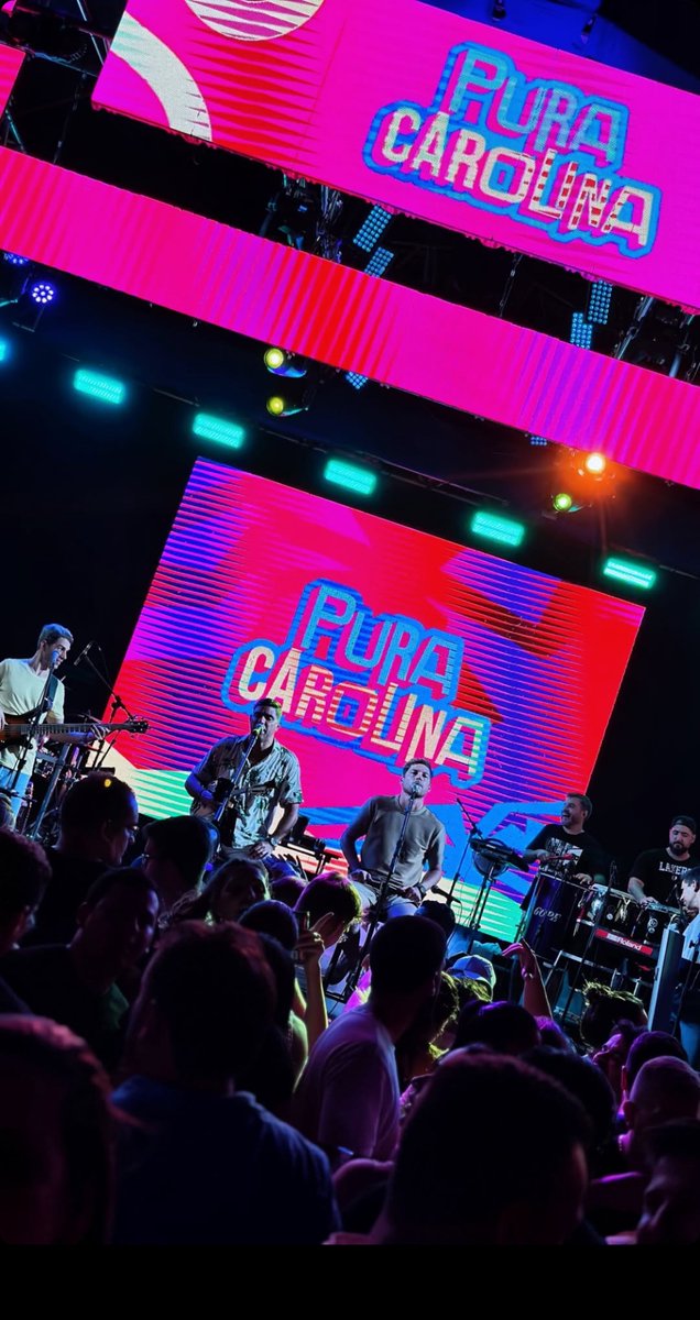 lamonier's tweet photo. Tá tendo #puracarolina em Pirangi!💥❤️ #verao #samba #litoral https://t.co/phhtXdvR1B