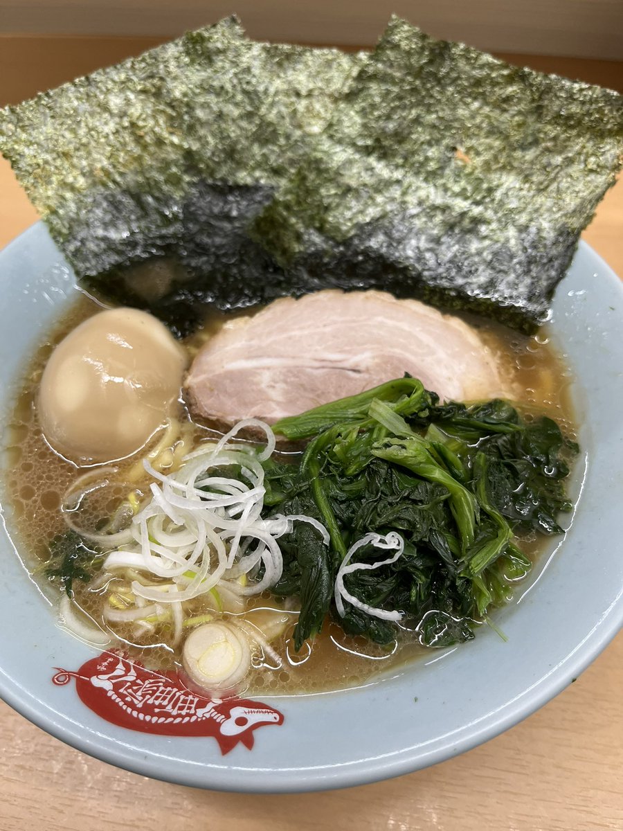 いつもありがとうございます！

新宿店にて初まかない…
年末年始またぎのスープに若干の不安がありましたが、まずまずの出来。

本年も心よりご来店をお待ちしております！