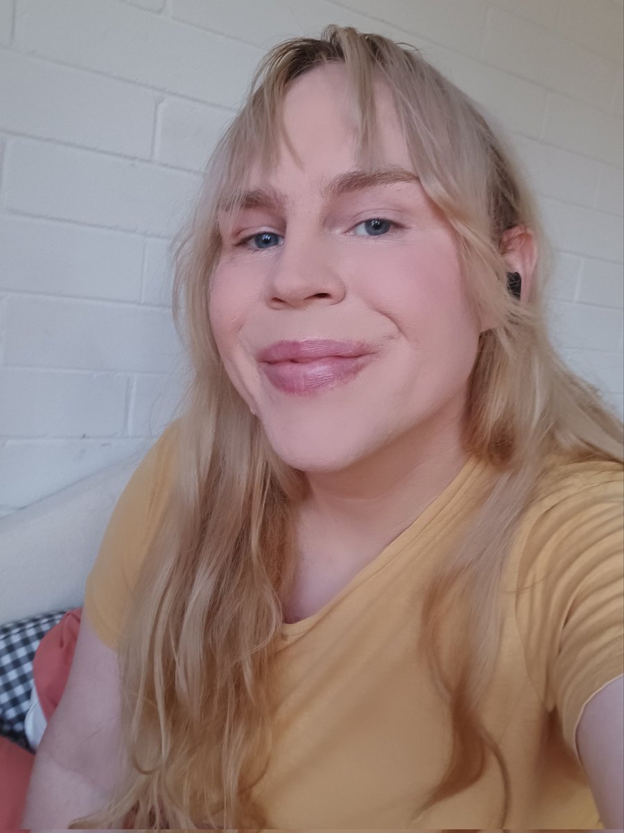 jielatte's tweet photo. Hello, I need to reintroduce myself. My name is Olwyn (Wyn for short) and for the past 2 years I have been transitioning in the shadows, but now I am ready to step into the sun, as a proud trans woman https://t.co/wwybPJGdw3