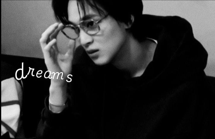 dreams

"katanya mau jadi seorang dokter?"

-lee haechan, ryujin au
<a href="/erennsaahd/">hieren𐙚</a>