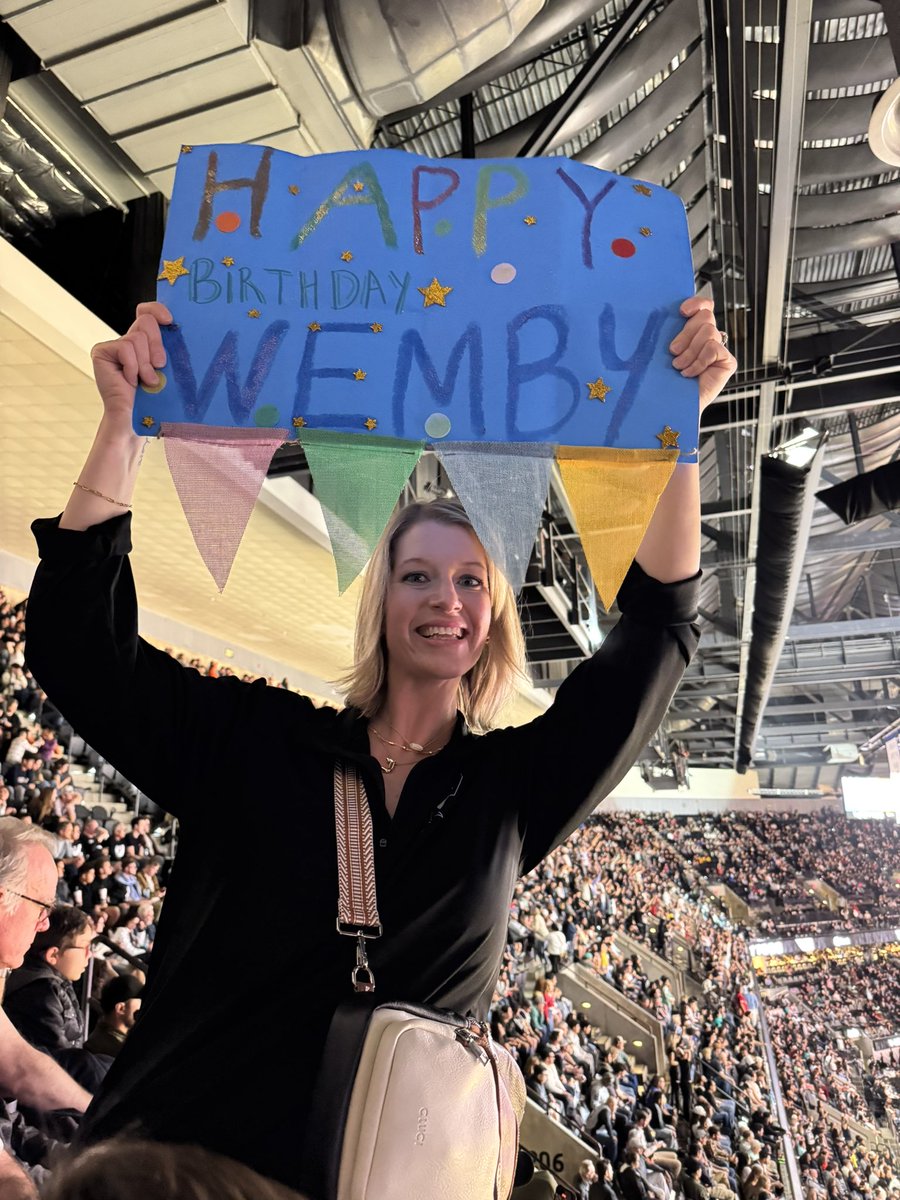 TheCWPalmer's tweet photo. @spurs @wemby happy birthday! https://t.co/c9VcvhRIV2
