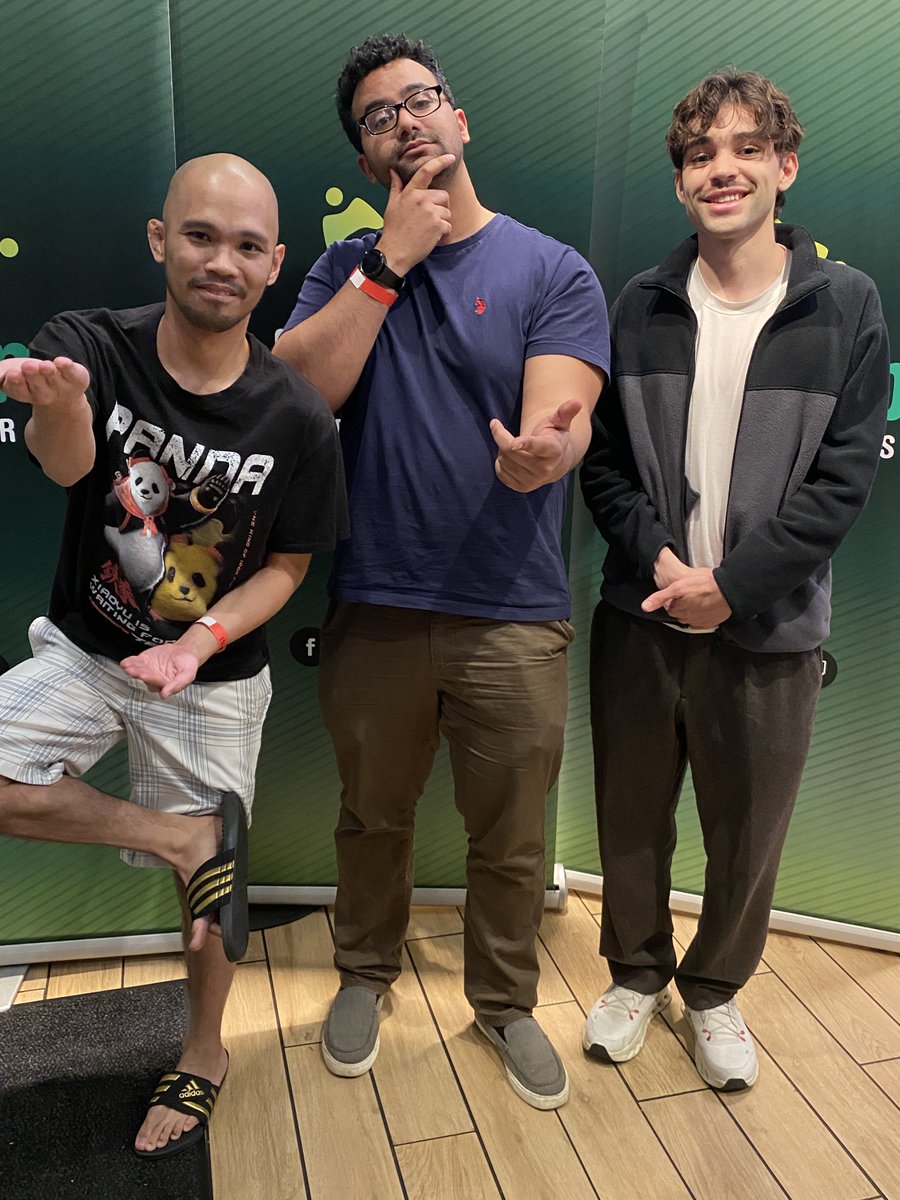 Congrats to today's Tekken 8 top finishers at <a href="/BWWings/">Buffalo Wild Wings</a> in Glendale, CA! 

1st <a href="/Ethan_D_Embers/">Aeron_D_Embers</a> (center)
2nd <a href="/Pandaroni_TK/">Pandaroni</a> (left)
3rd <a href="/pulluponakid_/">PullUpOnAKid</a> (right)

Results: start.gg/tournament/ful…