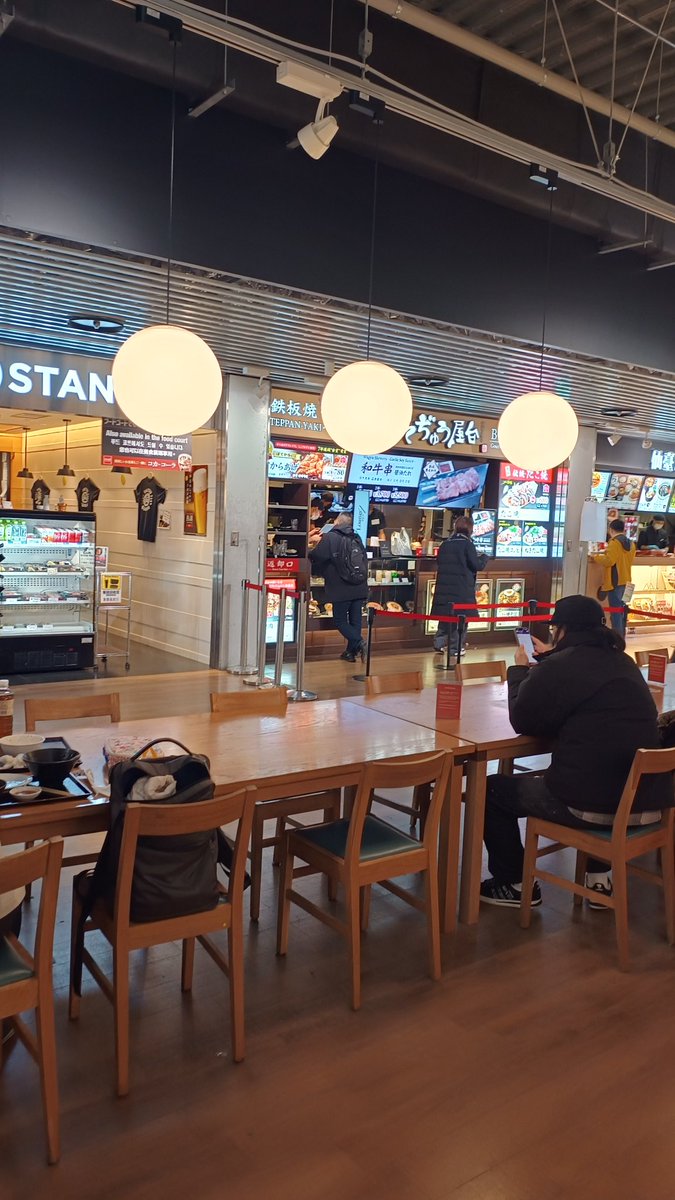 Peronyasu's tweet photo. 成田空港のぼてじゅう、今年から楽天発行のプライオリティカードでは使われへんなってるやん!めっちゃ楽しみにしてたのに…😭 https://t.co/nRuyx9n417