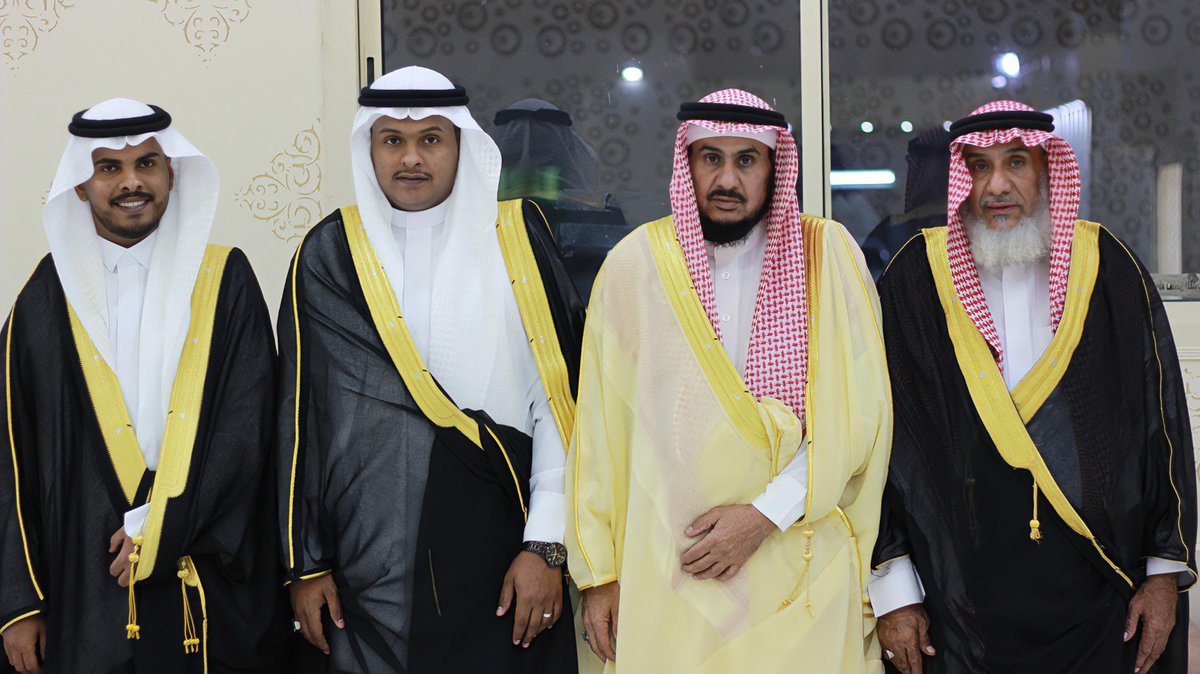DewanSubh's tweet photo. #ديوان_قبيلة_صبح 
في ليلة أضاء سماءها نور ضيوفهم 
احتفل الأستاذ الفاضل أحمد بن محمد الصبحي 
وأخيه وأبناء عمومتهم 
مساء البارحة بقصر بدر للأفراح 
بزفاف نجليهم الشابين محمد وريان أبناء عبدالرحيم بن محمد الصبحي 
بحضور لفيف من الأهل والأحبة والأصدقاء 
بارك الله لهما وبارك عليهما وجمع بينهما في خير
تهانينا مع طيب أمانينا