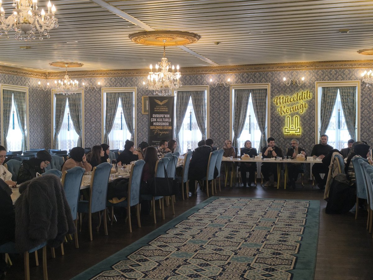 erzdiplomasi's tweet photo. “Avrupa’nın Çok Kültürlü Mirasında Diplomasi Eğitimi Projesi” kapsamında düzenlenecek eğitimci eğitimi programına başvuru süreciyle ilgili gönüllü bilgilendirme toplantısı gerçekleştirildi. https://t.co/6Tx0uhMU3n