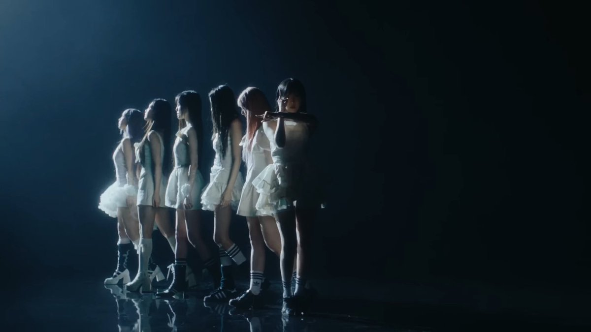 viviz on queendom: "we will meet in the end. even though we trapped in the time and lost in the way"

gfriend's season of memories: "our time has begun to flow again"