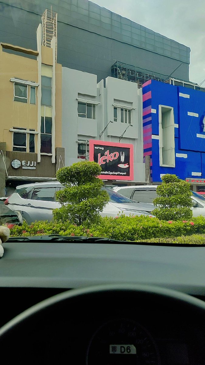 Adit50473373's tweet photo. Weekend Jalan sendiri, cari makan sendiri ๐ค
#palembang
#ptcmall https://t.co/sFIX2YLtsI