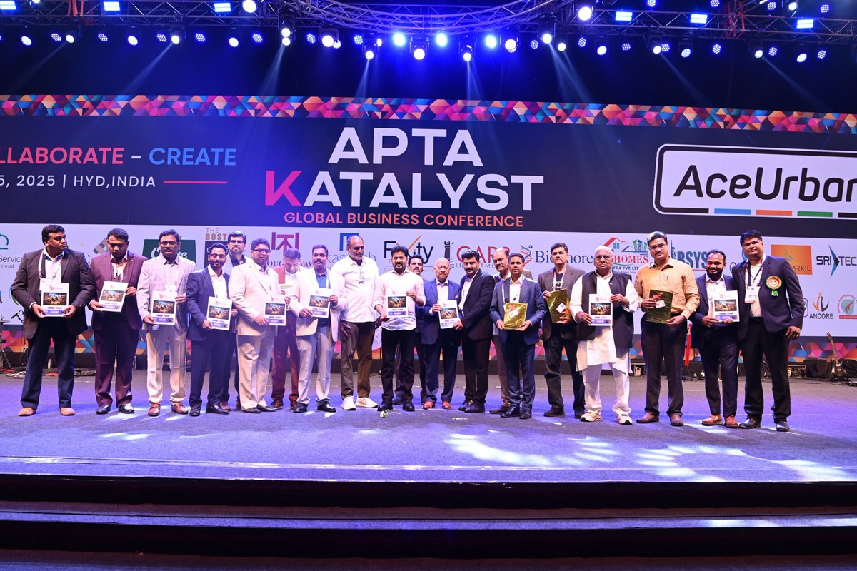 joinapta's tweet photo. ✨ APTA extends our heartfelt gratitude to Hon’ble Chief Minister of Telangana Shri Anumula Revanth Reddy for his inspiring address at the #APTAKatalyst. His visionary leadership and unwavering support for investors are pivotal in positioning Hyderabad as a global hub. (1/2) https://t.co/kUIzQxp1KJ