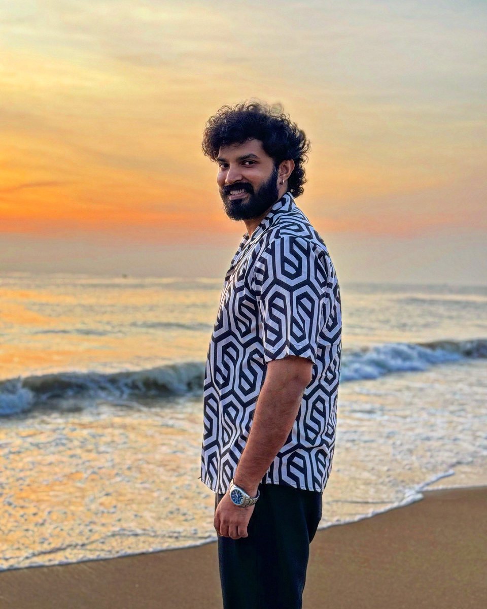 #Fightin - #Chasin - #Smilin 💫

#early #morning #beach #sunrise #pictures #friends