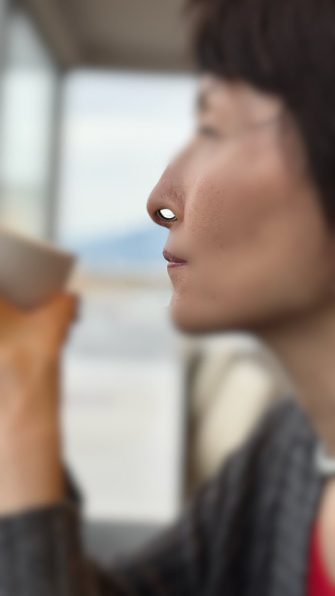 優雅にカフェってますが12mmのフレアが顔を覗かせています。