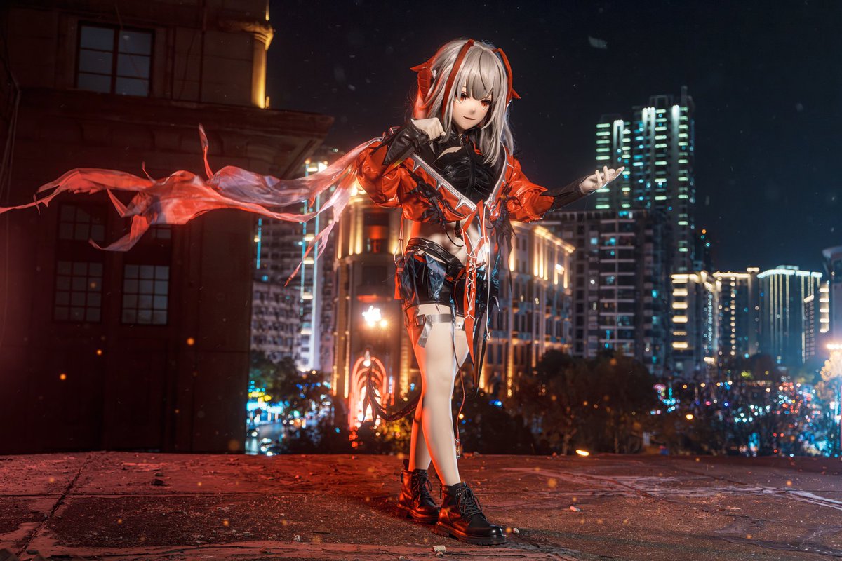 维什戴尔正片预告💥
“别急别急，人人有份～”
感谢📸：<a href="/zhuangzhuangren/">兔兔兔兔</a>
         后勤：<a href="/baihualin114514/">白桦林.</a> <a href="/Yeso68620035/">朧昇</a> 
#kigurumi 
#着ぐるみ 
#Arknights