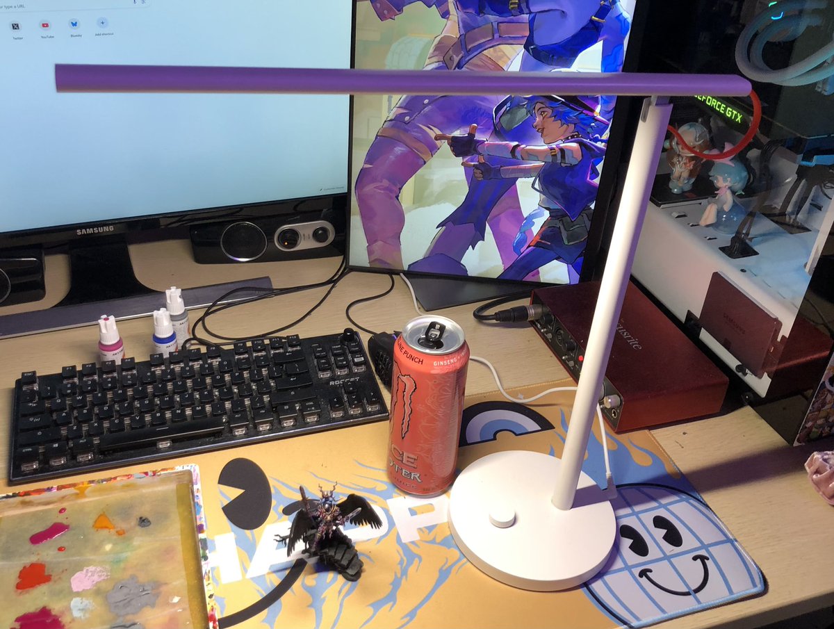 [wip] new set up :) cheap pb tech lamp is genuinely gonna be my best purchase of the year. actually being able to paint whenever makes me so happy