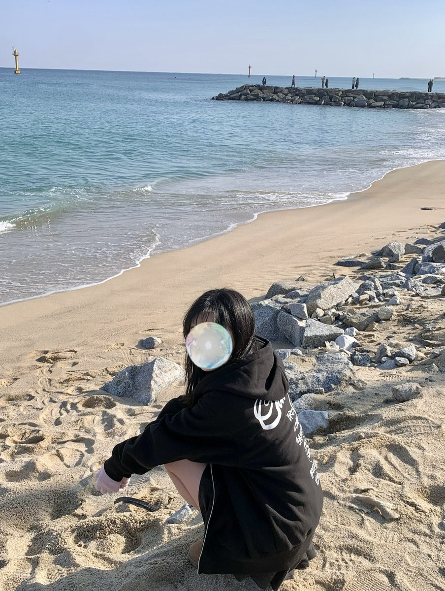 스투시 후드집업 너무 잘 입어서 만족도 최상👍🏻
다른 컬러루 한 개 더 장만해야겐네요