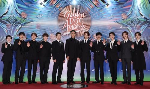 ／
#SEVENTEEN to attend the 39th Golden Disc Awards✨
＼

「Golden Disc Awards」

🖥️LIVE ON: japantelecast.live/GDA2025/

🗓️2025年1月5日(日)
📍みずほPayPayドーム福岡

#GoldenDiscAwards #GDA #GoldenDiscAwards2025