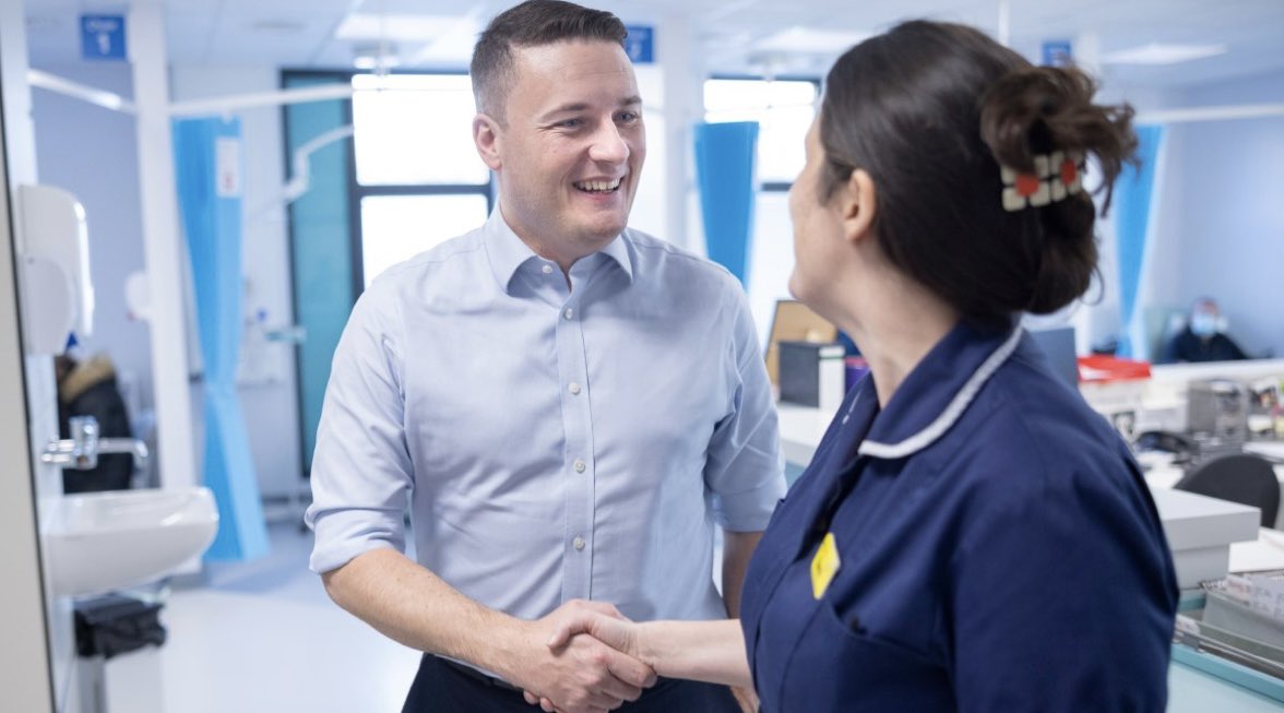 Tomorrow the Prime Minister will launch the Government’s reform plan to cut NHS waiting times from 18 months to 18 weeks.

Today’s papers are full of actions we’re taking to get you seen faster. 🧵 

Real choice for patients about where to be treated👇🏻
thetimes.com/article/e2bcc5…