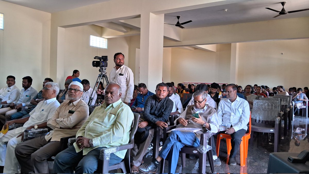 Harsha ಹರ್ಷ ہرشا۔ (@harsha005rathod) on Twitter photo Eedina event at Bidar kannada Bhavan. Release of eedina special edition in the mark of 50 yrs karnataka and launch of eedina app.<a href="/eedinanews/">eedina.com ಈ ದಿನ.ಕಾಮ್</a> people media and <a href="/balajikumbar/">Balaji Kumbar</a> sir. Eedina event at Bidar kannada Bhavan. Release of eedina special edition in the mark of 50 yrs karnataka and launch of eedina app.<a href="/eedinanews/">eedina.com ಈ ದಿನ.ಕಾಮ್</a> people media and <a href="/balajikumbar/">Balaji Kumbar</a> sir.