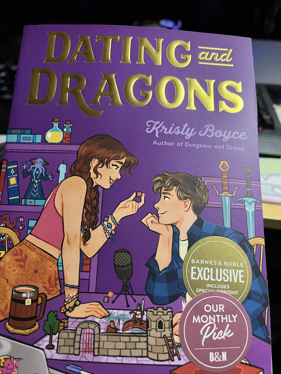 Kiricatuwu's tweet photo. Made my bf drive me an hour to our closest Barnes and nobles to grab this and I’m almost done 😭 noooooo. It’s so good!!! I officially own all of your books 😩👌 #booklovers https://t.co/XQyXnBo7NP