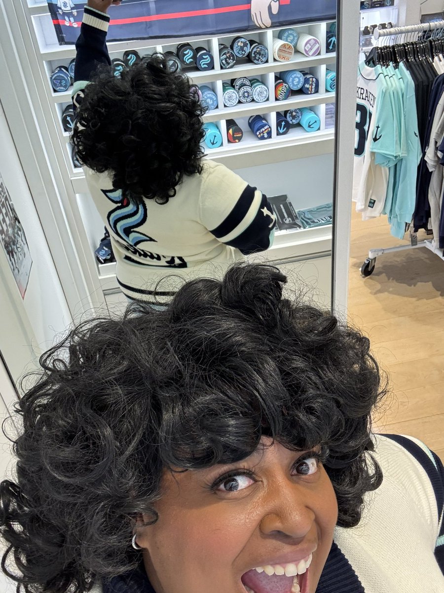 aprilnmarch's tweet photo. Look, I ain’t for everybody but I sure am cute in the sweater. Treated myself and am so in love 🥰🥰😘😘 https://t.co/W0wSN1wqSc
