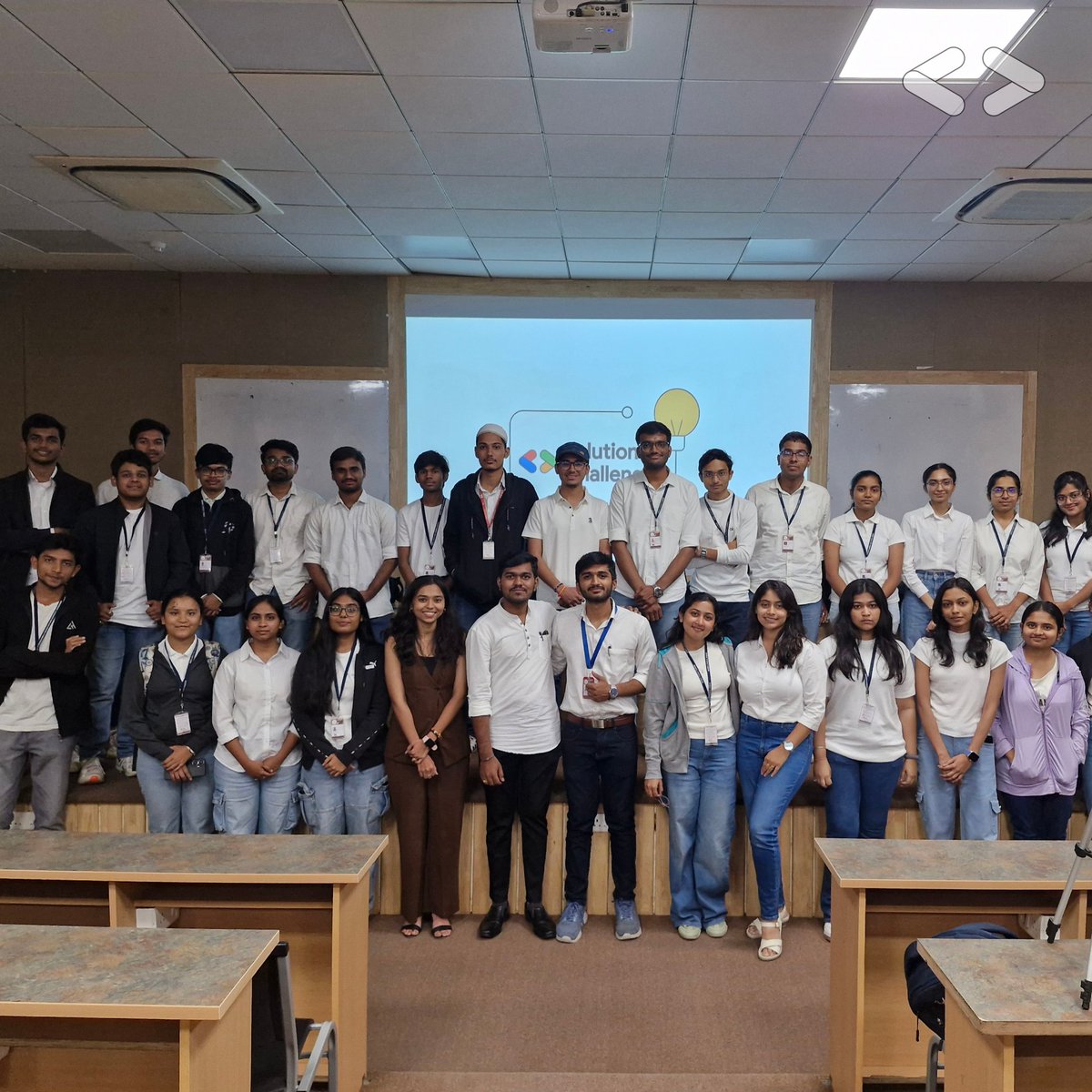 gdgMGMU's tweet image. What a day! 🌞 We're still buzzing from the energy of our Google Solution Challenge 2025 Info Session! 📸👏
Special Shoutout to our amazing speakers Sanika Chavan, Krishna Aute and Team SpoonShare🙂
#GoogleSolutionChallenge #GDG #MGMU