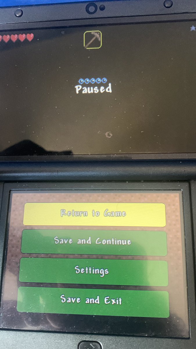 UNB_SuUfter's tweet photo. Oque fazer sem net, Terraria 3ds https://t.co/4s0ihGndoF
