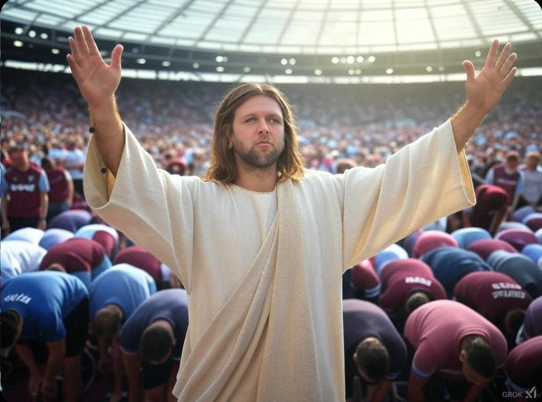 WestHam_Central's tweet photo. Crazy that were awful but we've finally found our holy striker https://t.co/Mn6Zxd44Ta