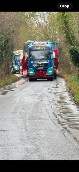Suff_highways's tweet photo. 🚨 The abnormal load has been successfully manoeuvred onto Bullen Lane, #Bramford and traffic has been released on the B1113.

Massive thank you to local residents and road users for their patience whilst the movement was underway.
#abnormalload #Suffolk #Ipswich https://t.co/OpWcww576k