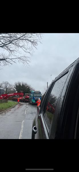 Suff_highways's tweet photo. 🚨 The abnormal load has been successfully manoeuvred onto Bullen Lane, #Bramford and traffic has been released on the B1113.

Massive thank you to local residents and road users for their patience whilst the movement was underway.
#abnormalload #Suffolk #Ipswich https://t.co/OpWcww576k