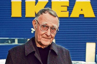 This is Ingvar Kamprad.

He went from selling matches at the age of 5 years to founding IKEA.

Today, IKEA makes $50 billion+ every year.

Here are 6 business principles from this underrated business legend  (🧵)