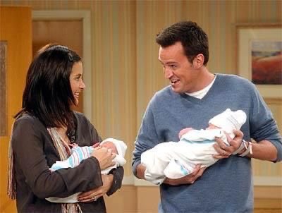 friendsadiciton's tweet photo. Monica &amp; Chandler's twins would be 21 this year, Phoebe's triplets 27, Ben 30, and Emma 24.
Let's just take a moment to let that sink in. https://t.co/nJQhRjPads