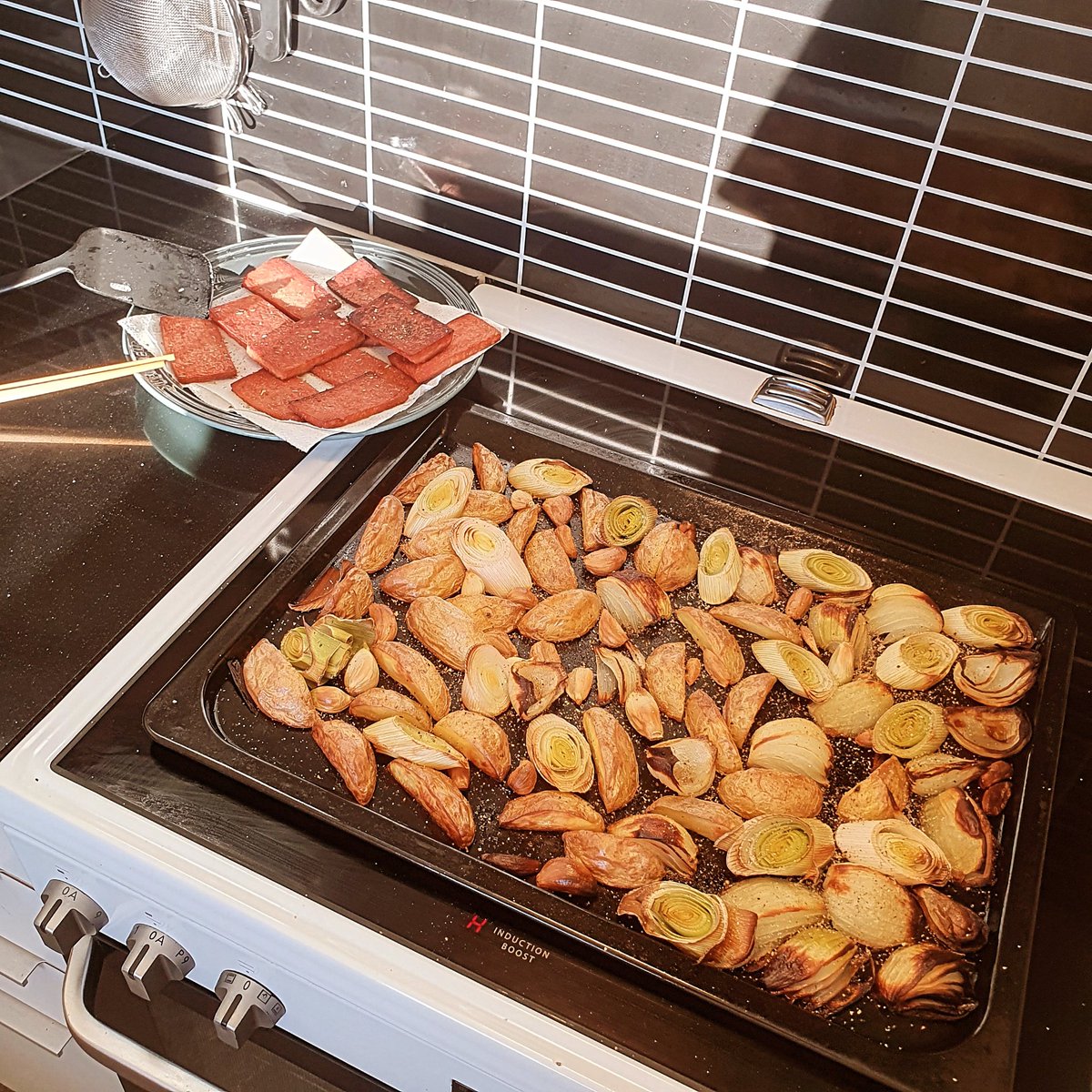 CardinalBirb's tweet photo. food diary. spam and vegetables https://t.co/9t9plL96OK