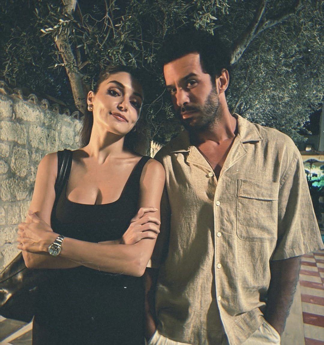 TvDunyasii's tweet photo. Hande Erçel &amp; Barış Arduç 💫 https://t.co/KNCRsfg3ay