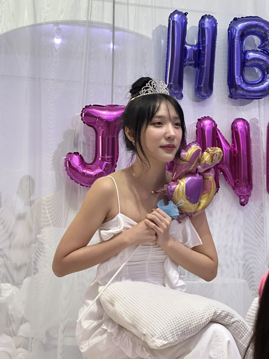Fanyaya_'s tweet photo. Happy birthday!
Love your1785th day. The first time I met you! I'm going to faint with happiness🥺🥺🥺

JANHAE BIRTHDAY 2025
#JANHAEHAPPYDAYHAPPYMORE
#JANHAE #JANIVERSE https://t.co/xB102o9duF