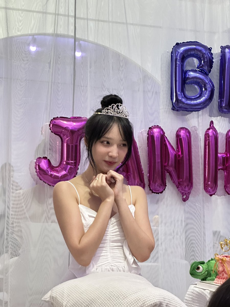 Fanyaya_'s tweet photo. Happy birthday!
Love your1785th day. The first time I met you! I'm going to faint with happiness🥺🥺🥺

JANHAE BIRTHDAY 2025
#JANHAEHAPPYDAYHAPPYMORE
#JANHAE #JANIVERSE https://t.co/xB102o9duF