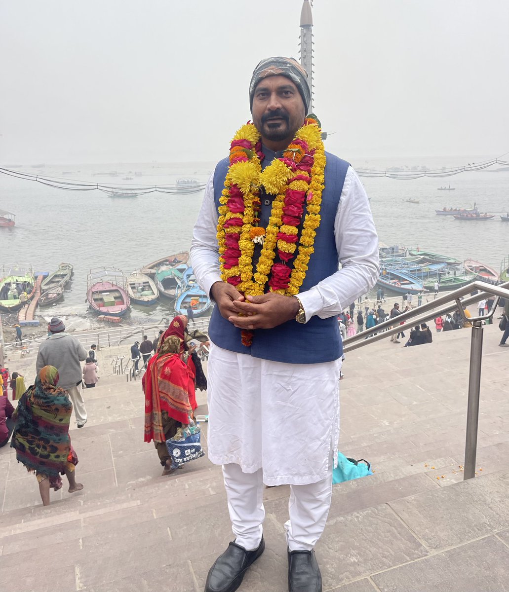 syedibrahimbabl's tweet image. During my visit to Shri #kashivishwanath  Temple and the adjacent #Gyanvapi Mosque historically built on the site of a demolished Shiva temple by Aurangzeb in 1669. I observed a growing consensus among locals for a peaceful resolution. Many Muslims have expressed willingness to…