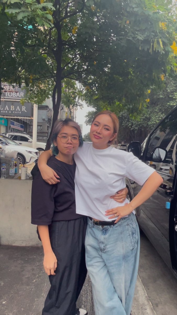 rinna_leong19's tweet photo. Happy New Year !!! So glad to see you @YengPLUGGEDin !! Tagal natin hindi nagkita ✌🏻… But you know how much I love you and support you… Will forever be a YENGSTER!! Ikaw at ikaw pa rin… 

#YengConstantino #OPMArtist #SingerSongwriter #YENGSTERForever #Yengster @theyengsters https://t.co/HdkQkk0iOH