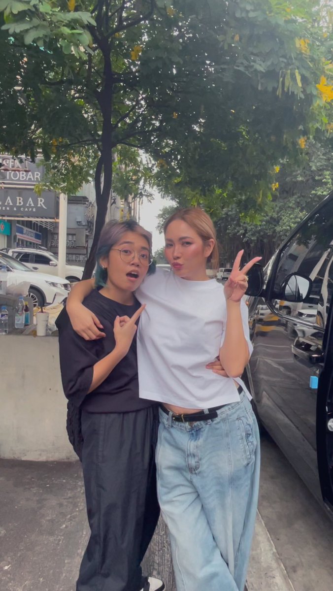 rinna_leong19's tweet photo. Happy New Year !!! So glad to see you @YengPLUGGEDin !! Tagal natin hindi nagkita ✌🏻… But you know how much I love you and support you… Will forever be a YENGSTER!! Ikaw at ikaw pa rin… 

#YengConstantino #OPMArtist #SingerSongwriter #YENGSTERForever #Yengster @theyengsters https://t.co/HdkQkk0iOH