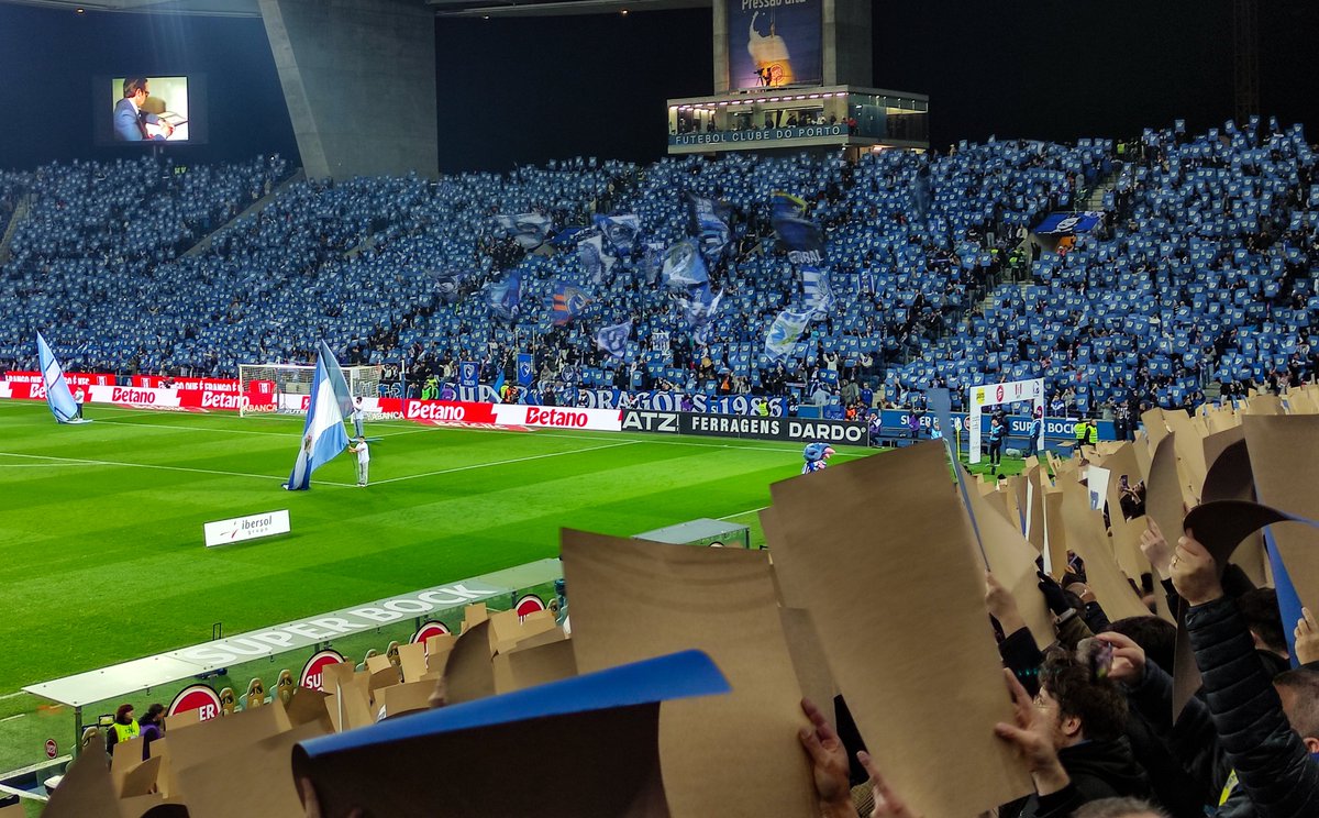 Etwas Fußball aus Portugal.

höllenreiter.com