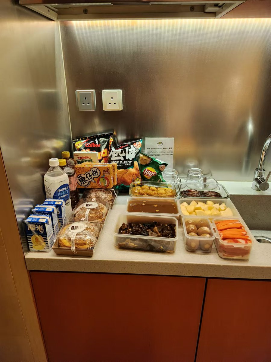 12月係休息月，我同牛牛都不約而同都病左，整個月休養😭😭
來到2025就有新開始，琴日約左不錯既朋友玩，這些朋友奶功唔錯，真期待下次😊😊😍😍
琴日讓護士姐姐好好享受了一番🤣🤣
對手表現令我滿意，還讓我噴足了八次，今朝起身都有啲腳仔軟🤭🤭