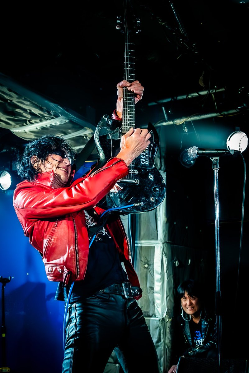 GuitarWolfJet's tweet photo. thank you!!!

2025年1月4日(土) 新宿 LOFT
⛩️JET神社JET初詣ライブ⛩️

★ギターウルフ
★錦鯉
★切腹ピストルズ
★Pinch of Snuff
★奥州アウトローズ
★リンダ＆マーヤ
★ Daddy-O-Nov

📷by @ARBKIDS https://t.co/AJ3zJXgjsM